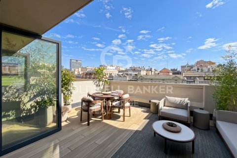 Продажа пентхауса в Барселона, Испания 2 спальни, 122м2 №160299 - фото 6