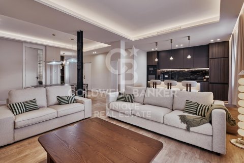 Apartment à Madrid, Espagne 3 chambres, 170 m2 No. 179153
