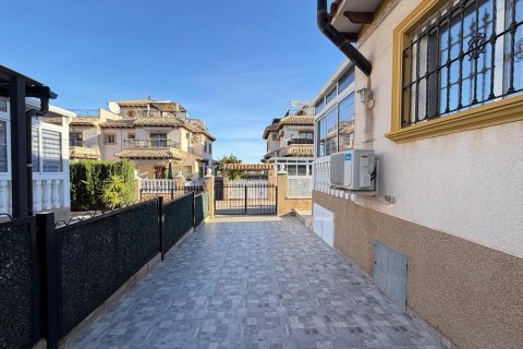 Townhouse zum Verkauf in Villamartin, Alicante, Spanien 2 Schlafzimmer, 82 m2 Nr. 160662 - Foto 5