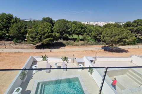 Villa for sale in Pilar de la Horadada, Alicante, Spain 3 bedrooms, 127 sq.m. No. 148903 - photo 12