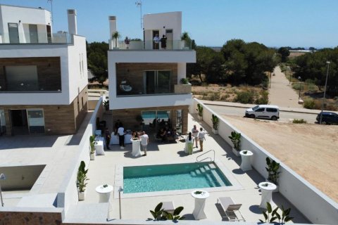 Villa for sale in Pilar de la Horadada, Alicante, Spain 3 bedrooms, 127 sq.m. No. 148903 - photo 2