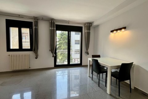 Apartment for rent in Principado De Andorra (Ninguna Poblacion Tiene C.P.), Lleida, Spain 3 bedrooms, 116 sq.m. No. 160511 - photo 3
