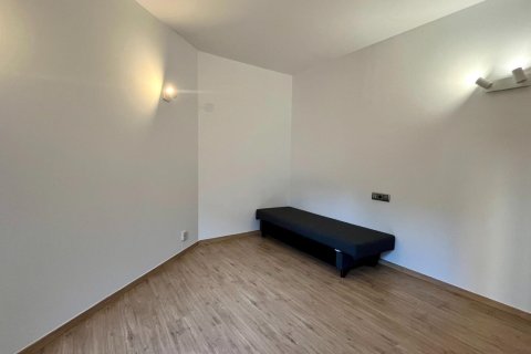 Apartment for rent in Principado De Andorra (Ninguna Poblacion Tiene C.P.), Lleida, Spain 3 bedrooms, 116 sq.m. No. 160511 - photo 14