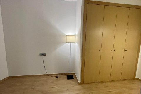 Apartment for rent in Principado De Andorra (Ninguna Poblacion Tiene C.P.), Lleida, Spain 3 bedrooms, 116 sq.m. No. 160511 - photo 16