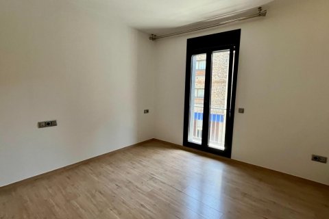 Apartment for rent in Principado De Andorra (Ninguna Poblacion Tiene C.P.), Lleida, Spain 3 bedrooms, 116 sq.m. No. 160511 - photo 10