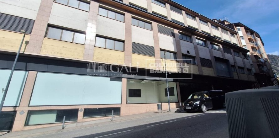 Gewerbeimmobilien in Principado De Andorra (Ninguna Poblacion Tiene C.P.), Lleida, Spanien 7623 m2 Nr. 160510