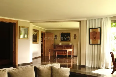 House for sale in Barcelona, Spain 5 bedrooms, 678 sq.m. No. 167126 - photo 9