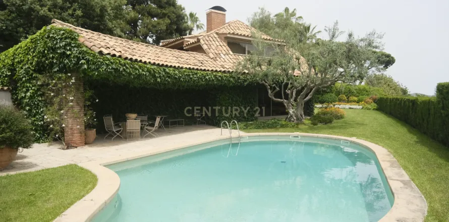 House in Barcelona, Spain 5 bedrooms, 678 sq.m. No. 167126