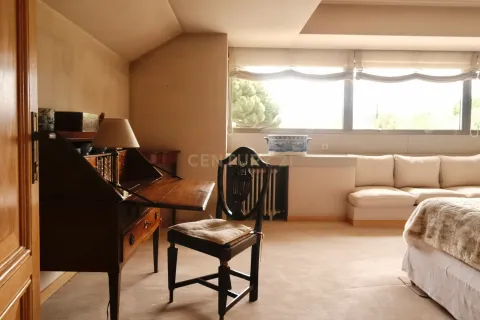House for sale in Barcelona, Spain 5 bedrooms, 678 sq.m. No. 167126 - photo 16