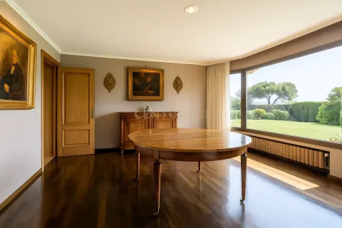 House for sale in Barcelona, Spain 5 bedrooms, 678 sq.m. No. 167126 - photo 10