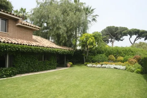 House for sale in Barcelona, Spain 5 bedrooms, 678 sq.m. No. 167126 - photo 23