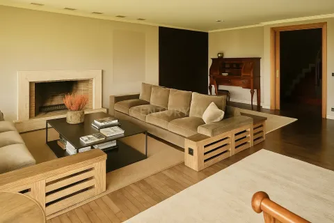 House for sale in Barcelona, Spain 5 bedrooms, 678 sq.m. No. 167126 - photo 8