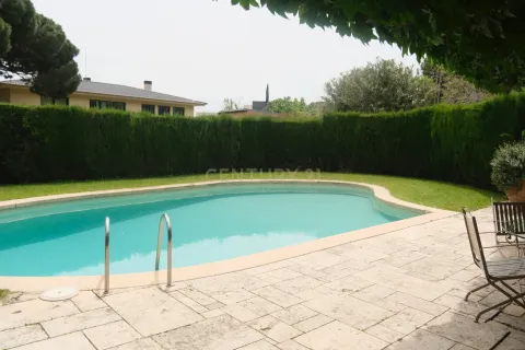 House for sale in Barcelona, Spain 5 bedrooms, 678 sq.m. No. 167126 - photo 26