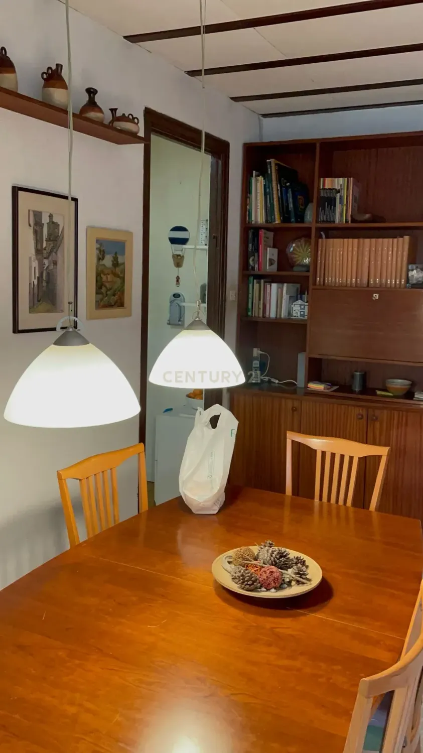 Hus i Sant Feliu de Llobregat, Barcelona, Spanien 4 sovrum, 200 kvm. Nr. 167124