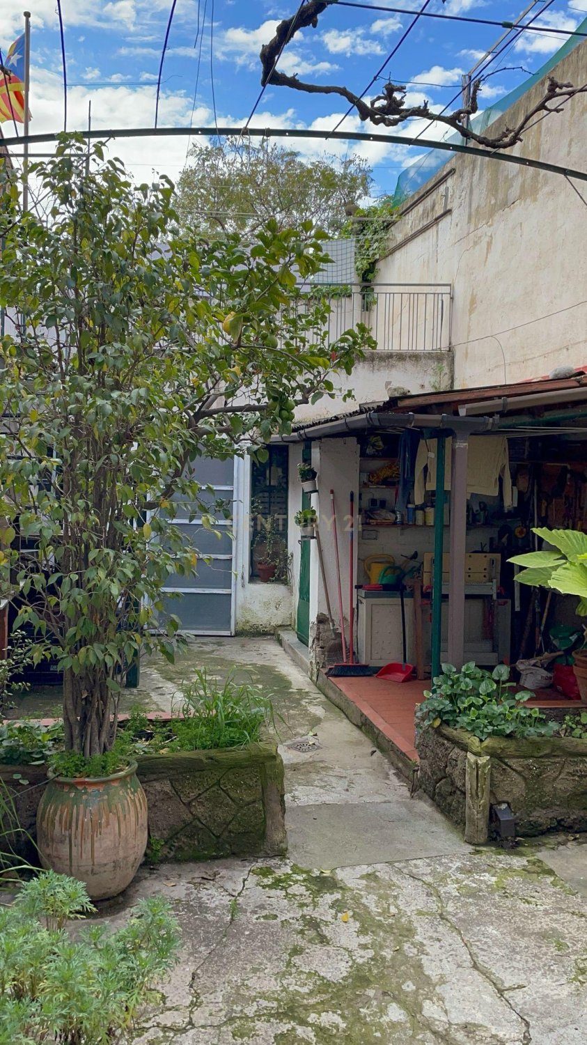 Hus i Sant Feliu de Llobregat, Barcelona, Spanien 4 sovrum, 200 kvm. Nr. 167124