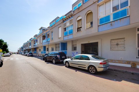 Apartment for sale in Torrevieja, Alicante, Spain 2 bedrooms, 65 sq.m. No. 195966 - photo 11