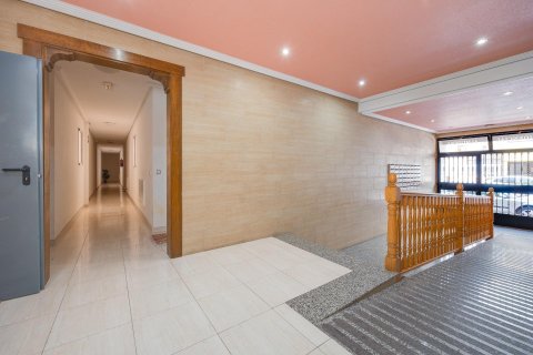 Apartment for sale in Torrevieja, Alicante, Spain 2 bedrooms, 65 sq.m. No. 195966 - photo 8