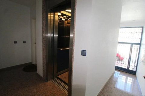 Apartment for sale in Torrevieja, Alicante, Spain 2 bedrooms, 90 sq.m. No. 195965 - photo 10
