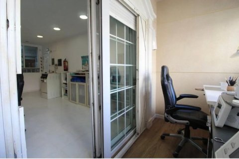 Apartment for sale in Torrevieja, Alicante, Spain 2 bedrooms, 90 sq.m. No. 195965 - photo 1