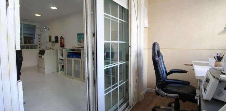 Apartment in Torrevieja, Alicante, Spain 2 bedrooms, 90 sq.m. No. 195965