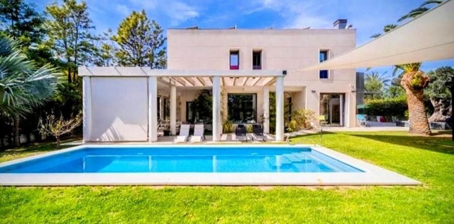 Villa in Alicante, Spanien 5 Schlafzimmer, 700 m2 Nr. 181184