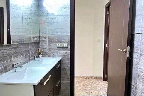 Apartment for sale in Alicante, Spain 3 bedrooms, 94 sq.m. No. 184631 - photo 16