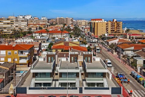 Villa till salu i Torrevieja, Alicante, Spanien 4 sovrum, 156 kvm. Nr. 180231 - foto 16