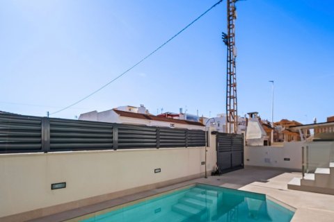 Villa till salu i Torrevieja, Alicante, Spanien 4 sovrum, 156 kvm. Nr. 180231 - foto 19