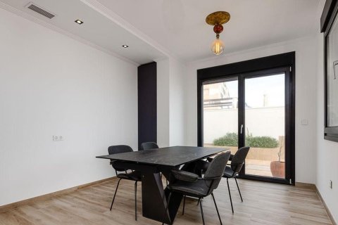 Villa till salu i Torrevieja, Alicante, Spanien 4 sovrum, 210 kvm. Nr. 180232 - foto 6