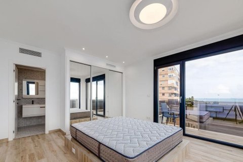 Villa till salu i Torrevieja, Alicante, Spanien 4 sovrum, 210 kvm. Nr. 180232 - foto 29