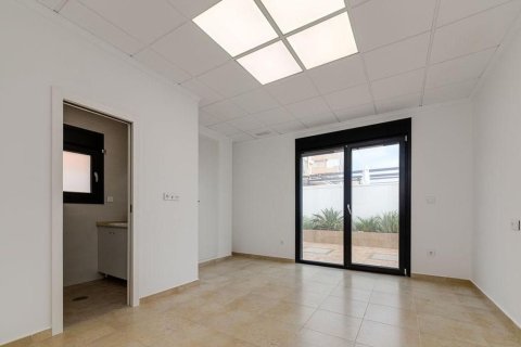 Villa till salu i Torrevieja, Alicante, Spanien 4 sovrum, 210 kvm. Nr. 180232 - foto 28