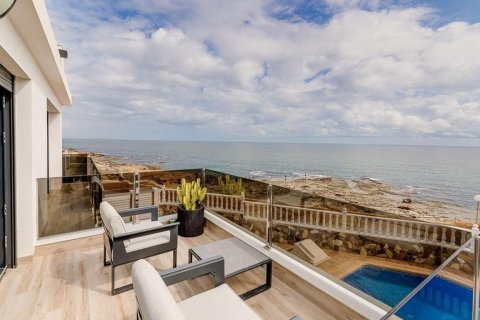 Villa till salu i Torrevieja, Alicante, Spanien 4 sovrum, 210 kvm. Nr. 180232 - foto 11