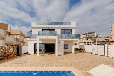 Villa till salu i Torrevieja, Alicante, Spanien 4 sovrum, 210 kvm. Nr. 180232 - foto 2