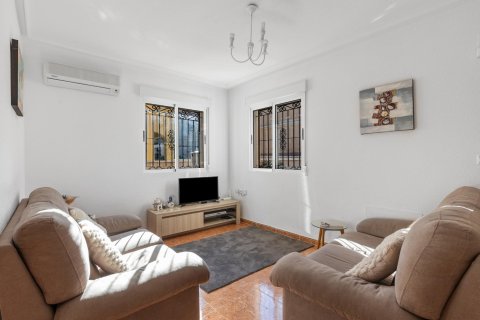 Rindu māja pārdošanā Villamartin, Alicante, Spānijā 3 istabas, 75 m2 Nr. 144196 - attēls 5