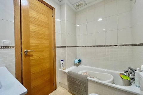 Apartament w Torrevieja, Alicante, Hiszpania 3 sypialnie, 86 mkw. nr 144200 – zdjęcie 18