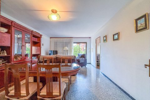 Apartment in Mataro, Barcelona, Spain 4 bedrooms, 100 sq.m. No. 186320