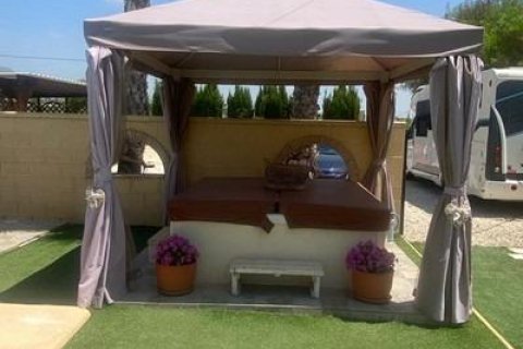 Villa à vendre à Albatera, Alicante, Espagne, 5 chambres, 197 m2 No. 147322 - photo 2