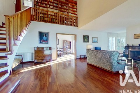 Продажа дома в Таррагона, Испания 9 спален, 429м2 №152407 - фото 3