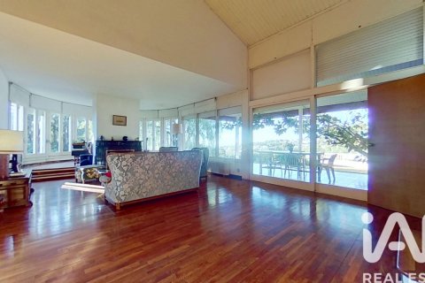 Продажа дома в Таррагона, Испания 9 спален, 429м2 №152407 - фото 29