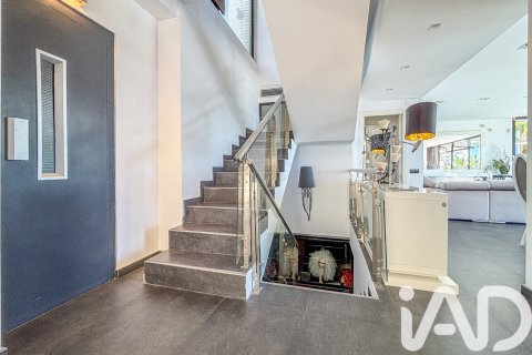 Dom w Sitges, Barcelona, Hiszpania 4 sypialnie, 326 mkw. nr 152409 – zdjęcie 11