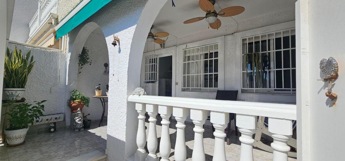 Apartamento en Guardamar del Segura, Alicante, España 2 dormitorios, 68 m2 No. 183774