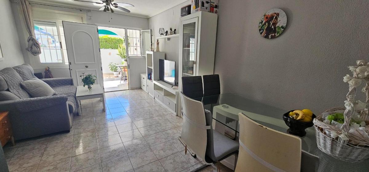 Apartamento en Guardamar del Segura, Alicante, España 2 dormitorios, 68 m2 No. 183774