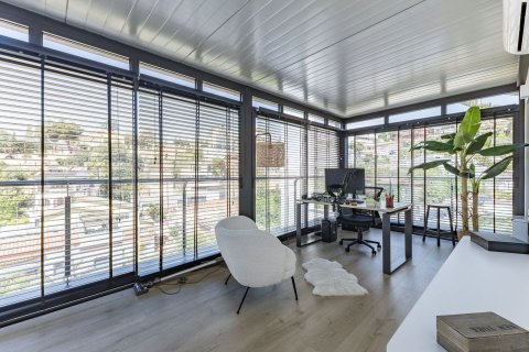 Talo myytävänä Esplugues de Llobregat, Barcelona, Espanja, 5 makuuhuonetta, 351 m2 No. 182595 - kuva 13
