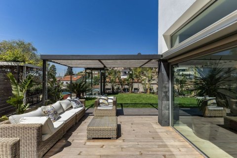 Talo myytävänä Esplugues de Llobregat, Barcelona, Espanja, 5 makuuhuonetta, 351 m2 No. 182595 - kuva 2