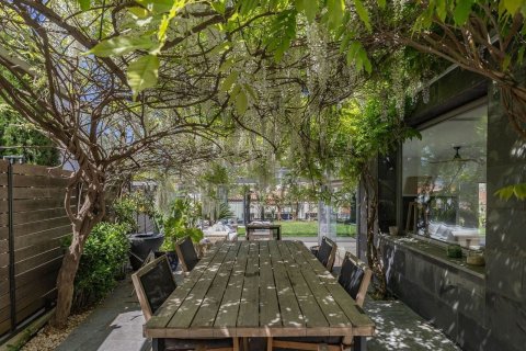 Talo myytävänä Esplugues de Llobregat, Barcelona, Espanja, 5 makuuhuonetta, 351 m2 No. 182595 - kuva 7