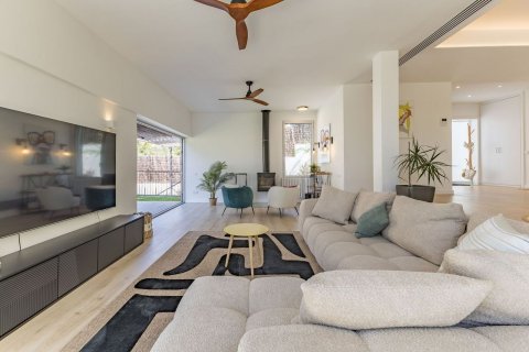 Talo myytävänä Esplugues de Llobregat, Barcelona, Espanja, 5 makuuhuonetta, 351 m2 No. 182595 - kuva 16
