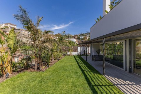Talo myytävänä Esplugues de Llobregat, Barcelona, Espanja, 5 makuuhuonetta, 351 m2 No. 182595 - kuva 9