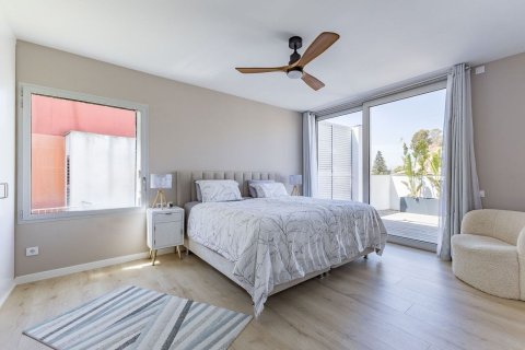 Talo myytävänä Esplugues de Llobregat, Barcelona, Espanja, 5 makuuhuonetta, 351 m2 No. 182595 - kuva 10