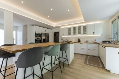 Talo myytävänä Esplugues de Llobregat, Barcelona, Espanja, 5 makuuhuonetta, 351 m2 No. 182595 - kuva 26