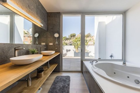 Talo myytävänä Esplugues de Llobregat, Barcelona, Espanja, 5 makuuhuonetta, 351 m2 No. 182595 - kuva 11